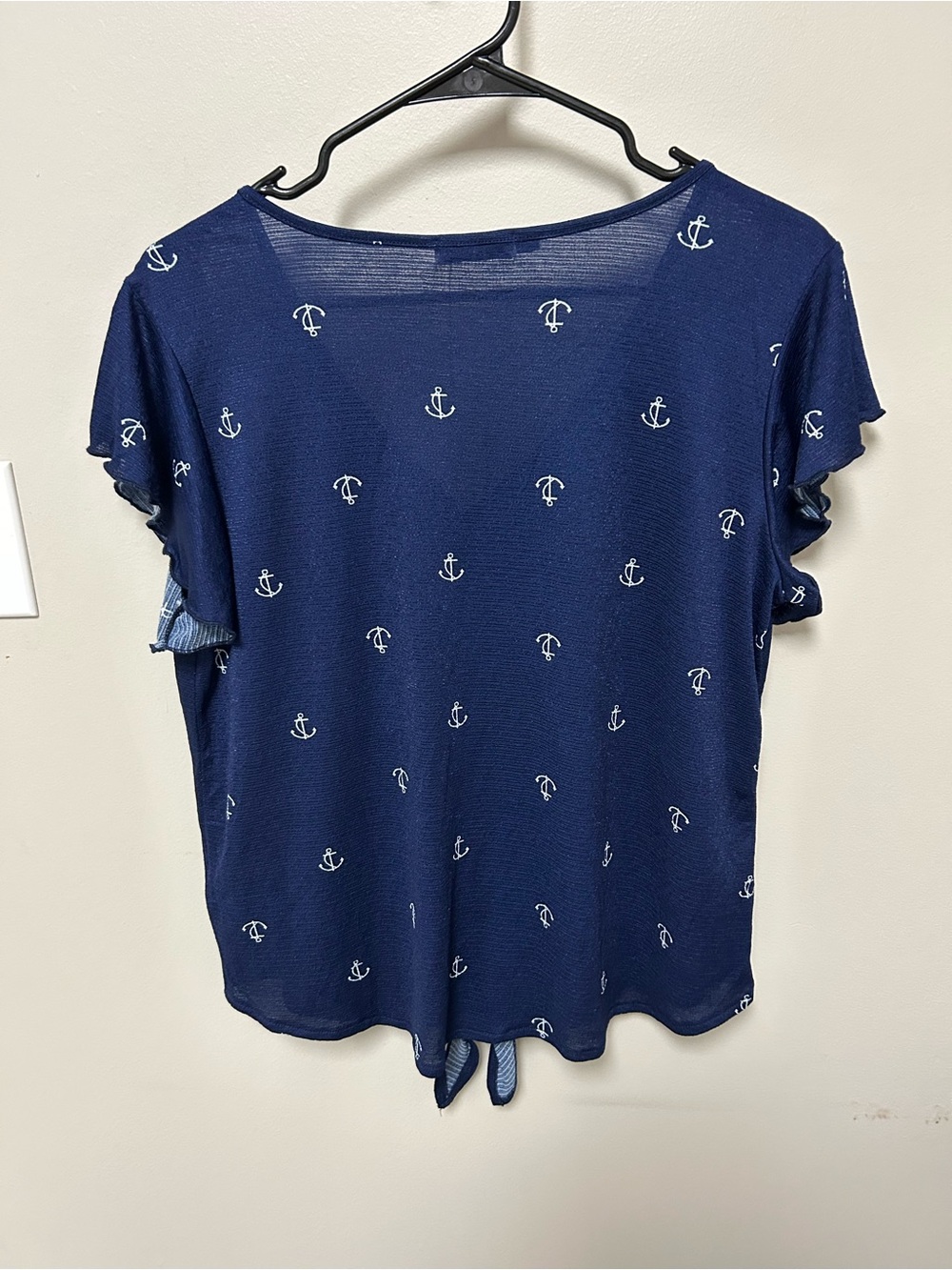 NWT All In Love Navy Anchor Print Tie Front Flutter Sleeve Top M Coastal Resort - Picture 3 of 7